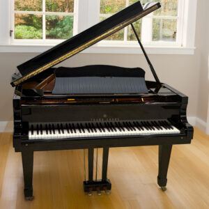 Young Chang G-157 Baby Grand Piano – 5'2" – Polished Ebony <span style="color:#8B0000;">(SOLD)</span>