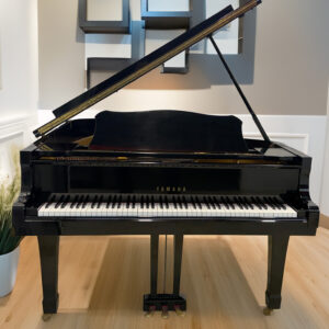 Yamaha G3 Grand Piano (6’1”) - High Gloss Ebony Finish <span style="color:#8B0000;">(SOLD)</span>