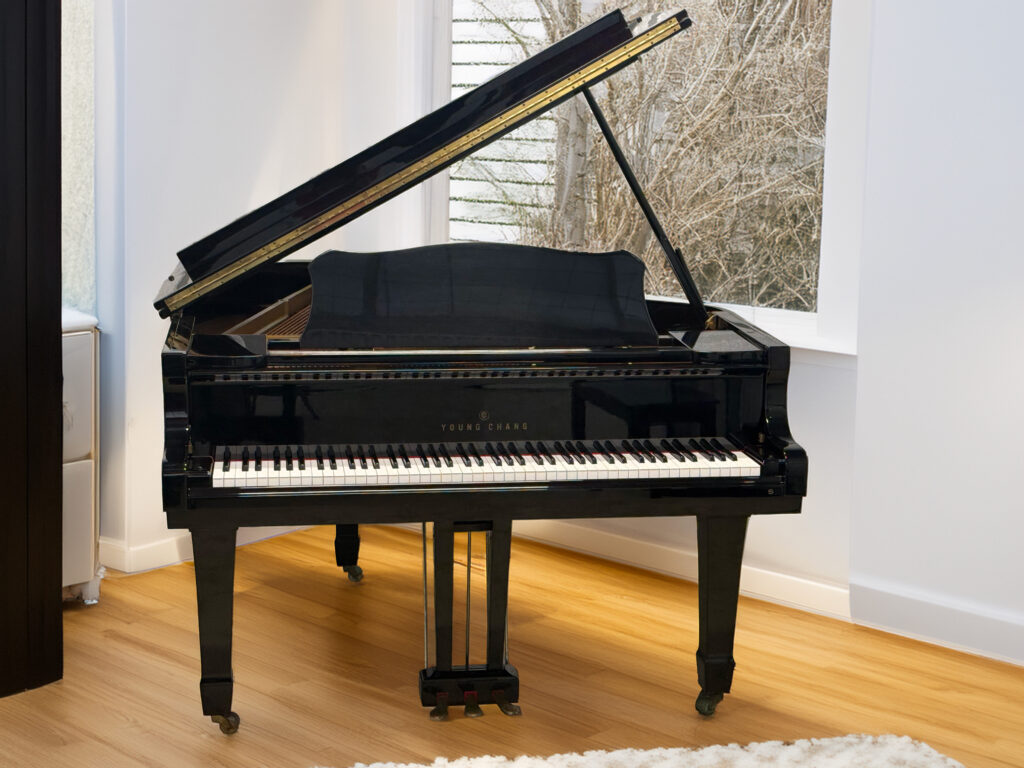 Young Chang G-157 Baby Grand Piano – 5'2" – Polished Ebony <span style="color:#8B0000;">(SOLD)</span>