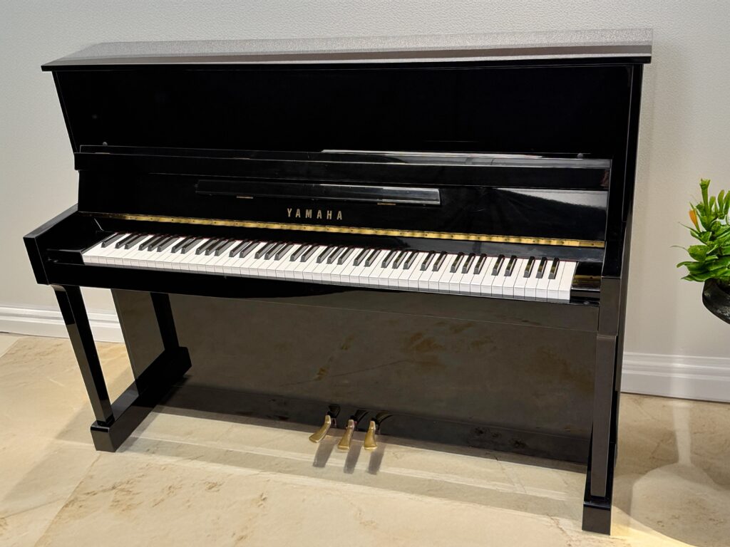 Yamaha T116 Upright Piano (46”) - High Gloss Finish <span style="color:#8B0000;">(SOLD)</span>