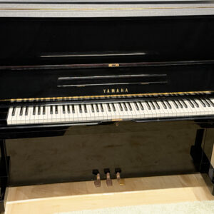 Yamaha U1 Upright Piano – Polished Ebony <span style="color:#8B0000;">(SOLD)</span>