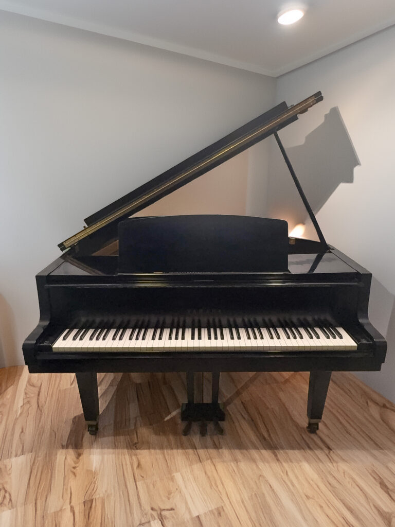 Yamaha G1 Baby Grand Piano (5’3”) - Satin Finish <span style="color:#8B0000;">(SOLD)</span>