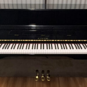 Samick JS-042 Upright Piano – High Gloss – MINT Condition