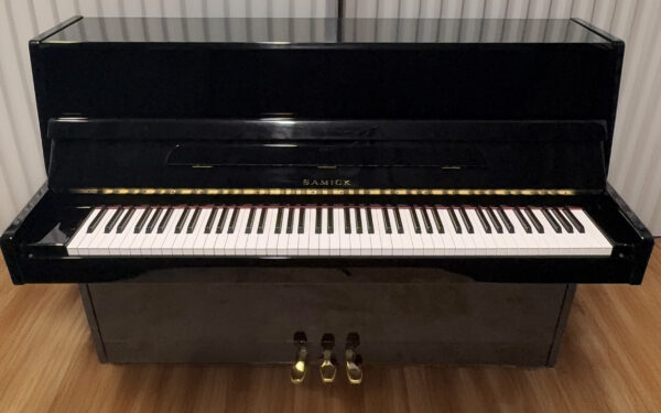 Samick JS-042 Upright Piano – High Gloss – MINT Condition