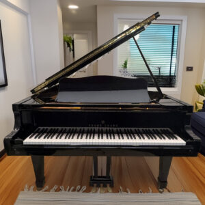 Young Chang G-185C Grand Piano (6'1") – High Gloss – MINT Condition