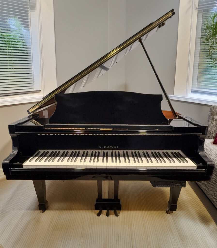 Kawai KG-2 Player Baby Grand Piano (5'10") – Polished Ebony <span style="color:#8B0000;">(SOLD)</span>