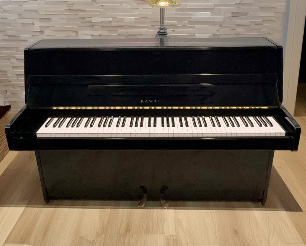 Kawai CX-5 Upright Piano – Polished Ebony – EXCELLENT Condition