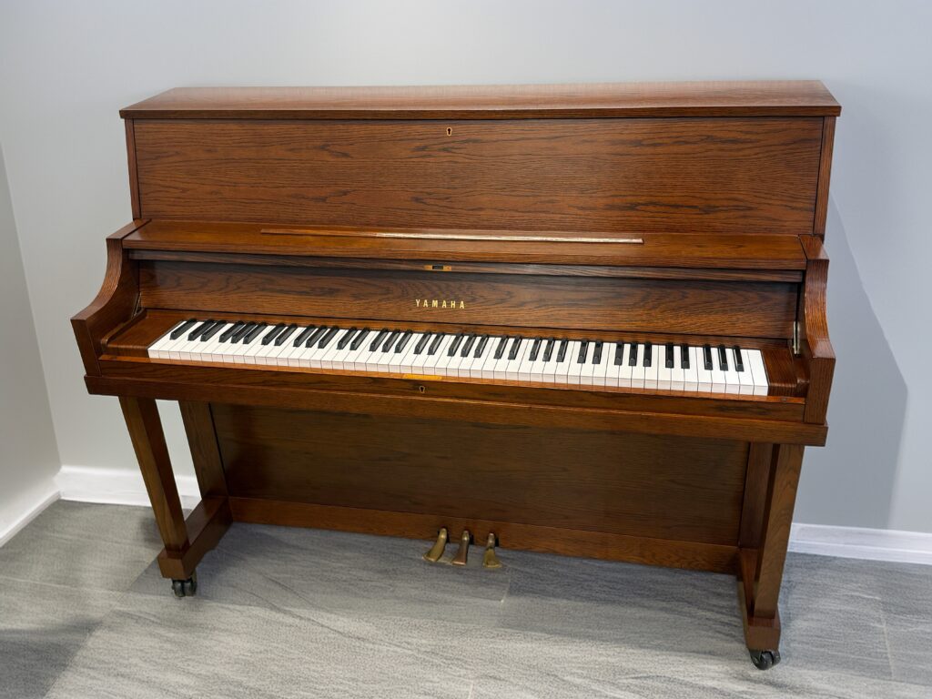 Yamaha P22 Upright Piano – Dark Oak <span style="color:#8B0000;">(SOLD)</span>