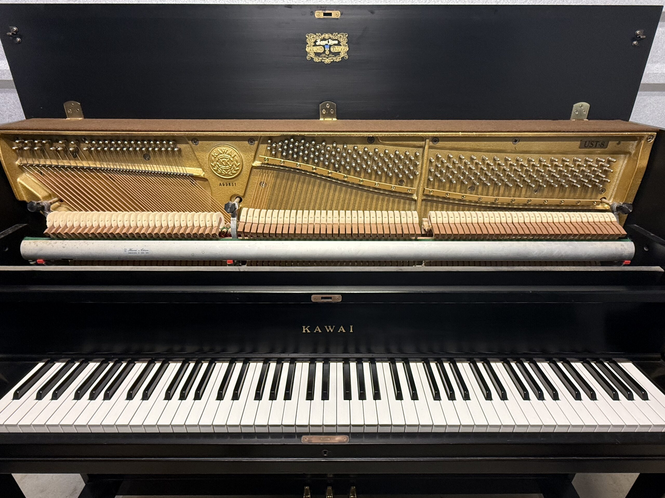 Kawai UST-8 Upright Piano – Satin FInish – EXCELLENT Condition - Image 2