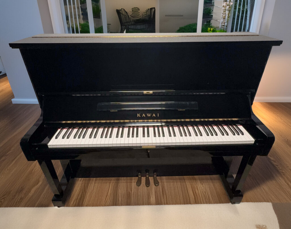 Kawai NS-15 Upright Piano – High Gloss – EXCELLENT Condition