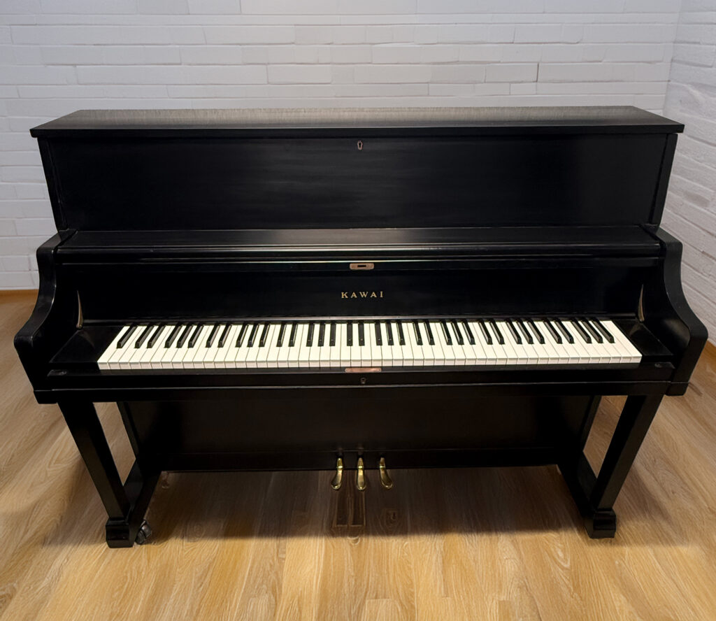 Kawai UST-8 Upright Piano – Satin FInish – EXCELLENT Condition