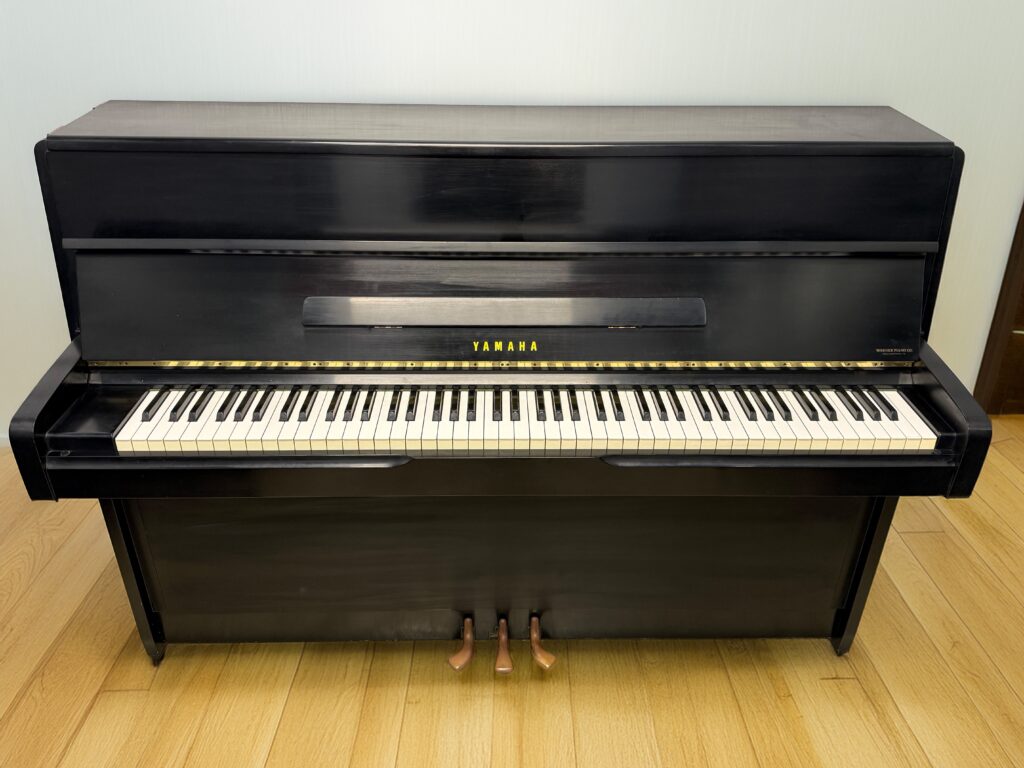 Yamaha P2 Upright Piano – Satin Ebony Finish – EXCELLENT Condition