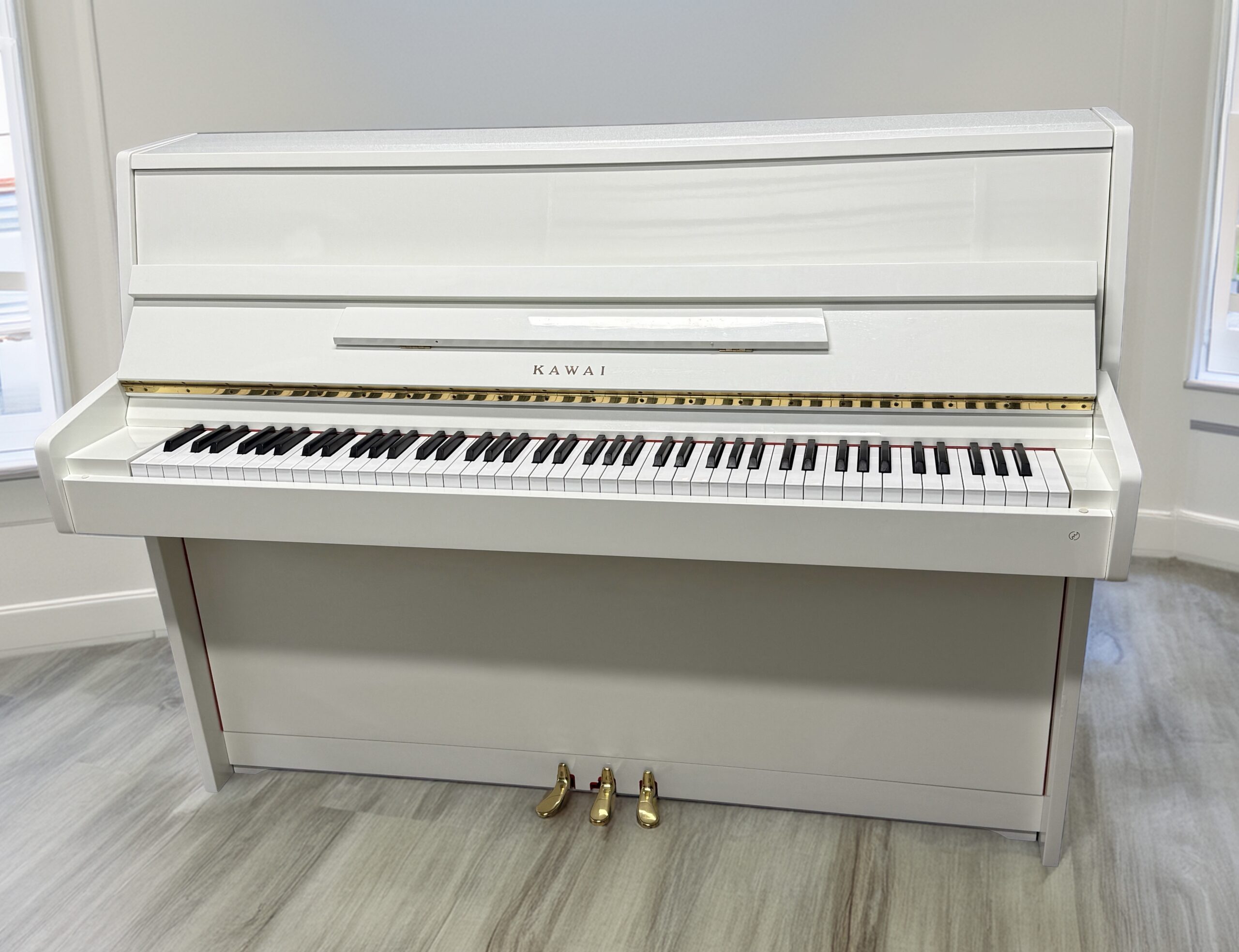 Kawai CE-7N Upright Piano – High Gloss – MINT Condition
