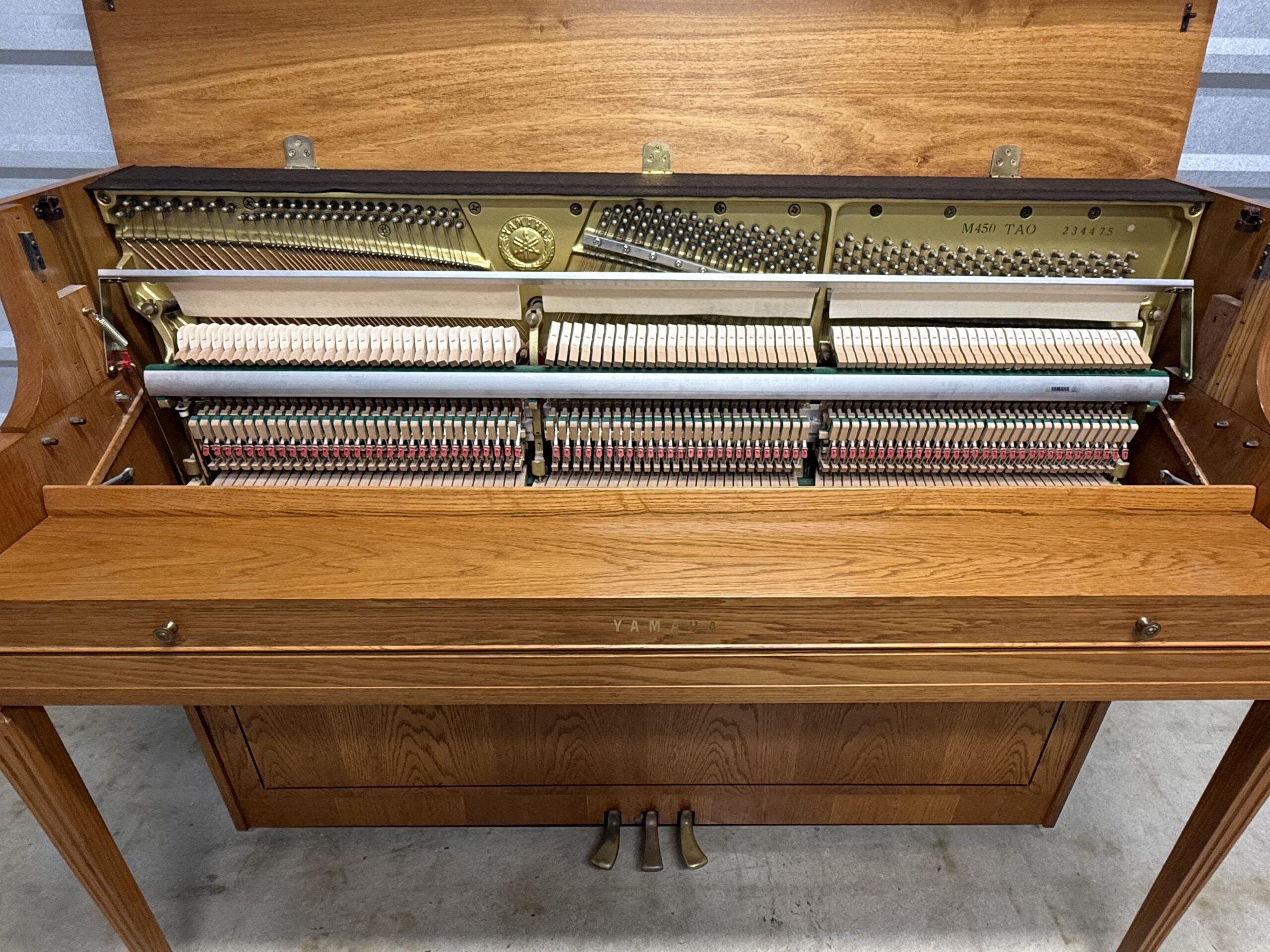 Yamaha M450 TAO Upright Piano – Satin Oak – MINT Condition - Image 3