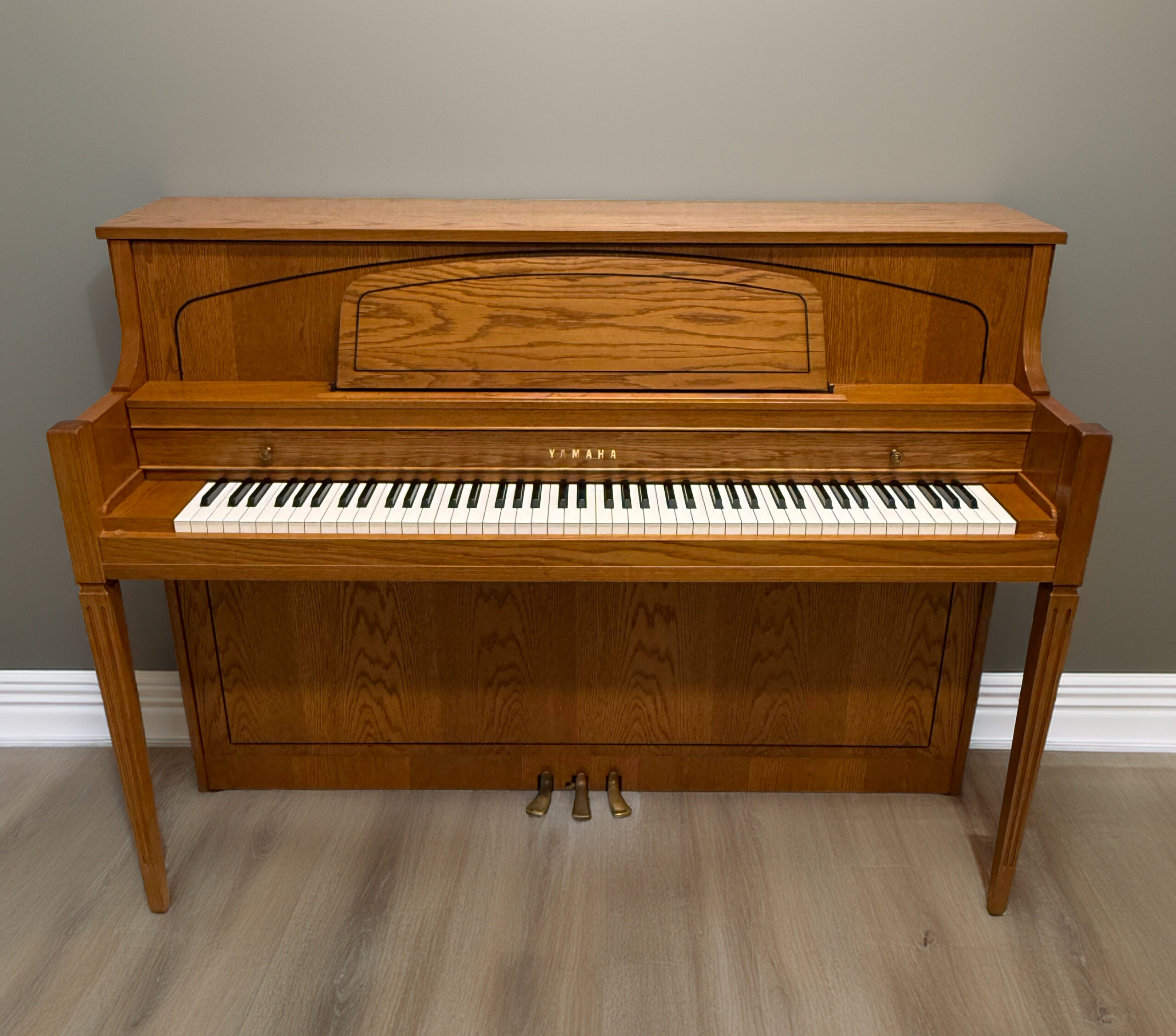 Yamaha M450 TAO Upright Piano – Satin Oak – MINT Condition