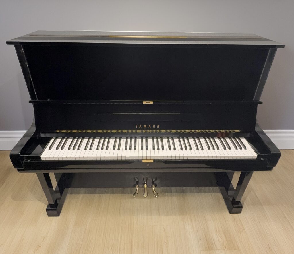 Yamaha U3 Professional Upright Piano (52”) – Polished Ebony <span style="color:#8B0000;">(SOLD)</span>