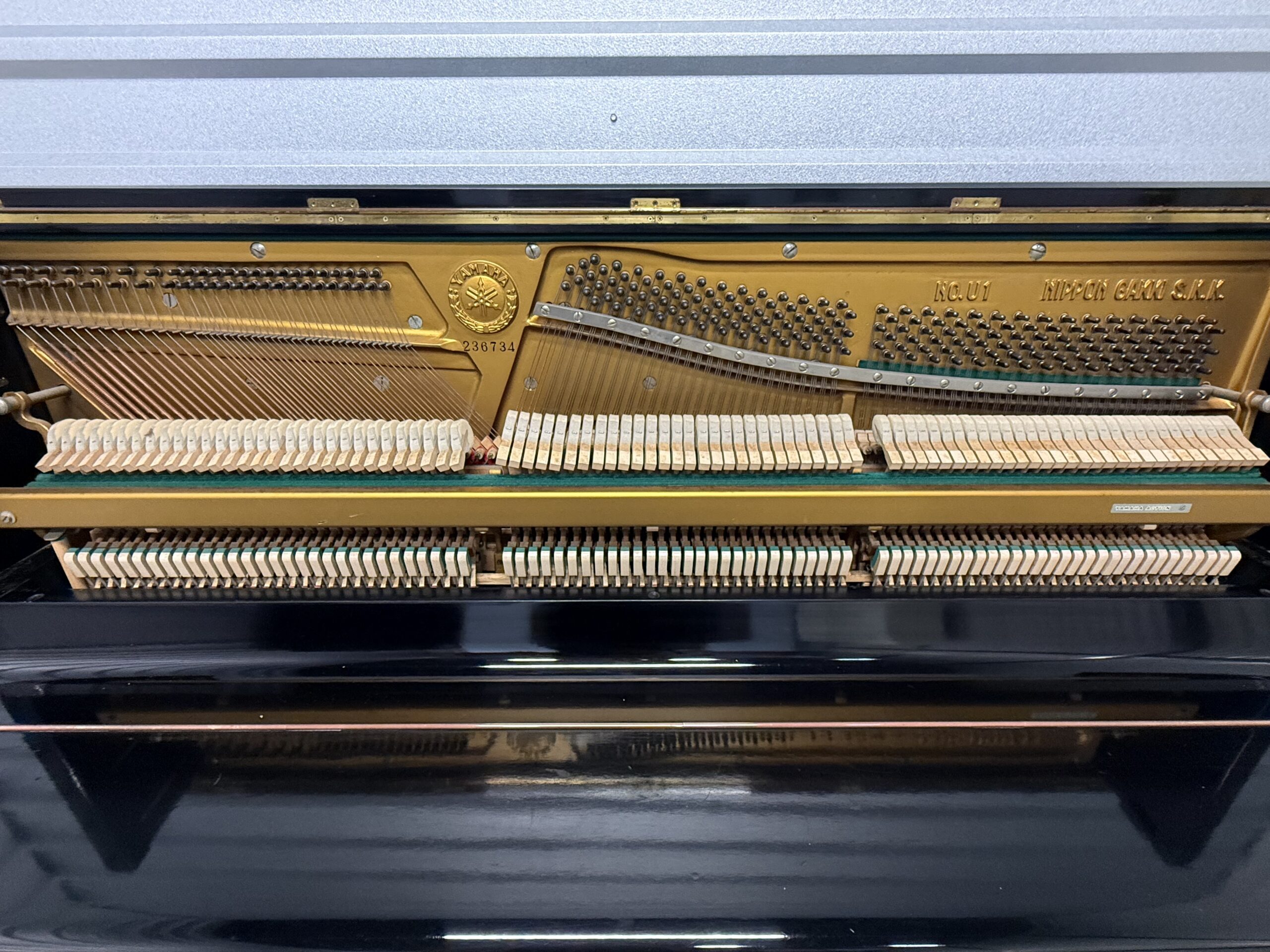 Yamaha U1 Professional Upright Piano – Polished Ebony - Image 3