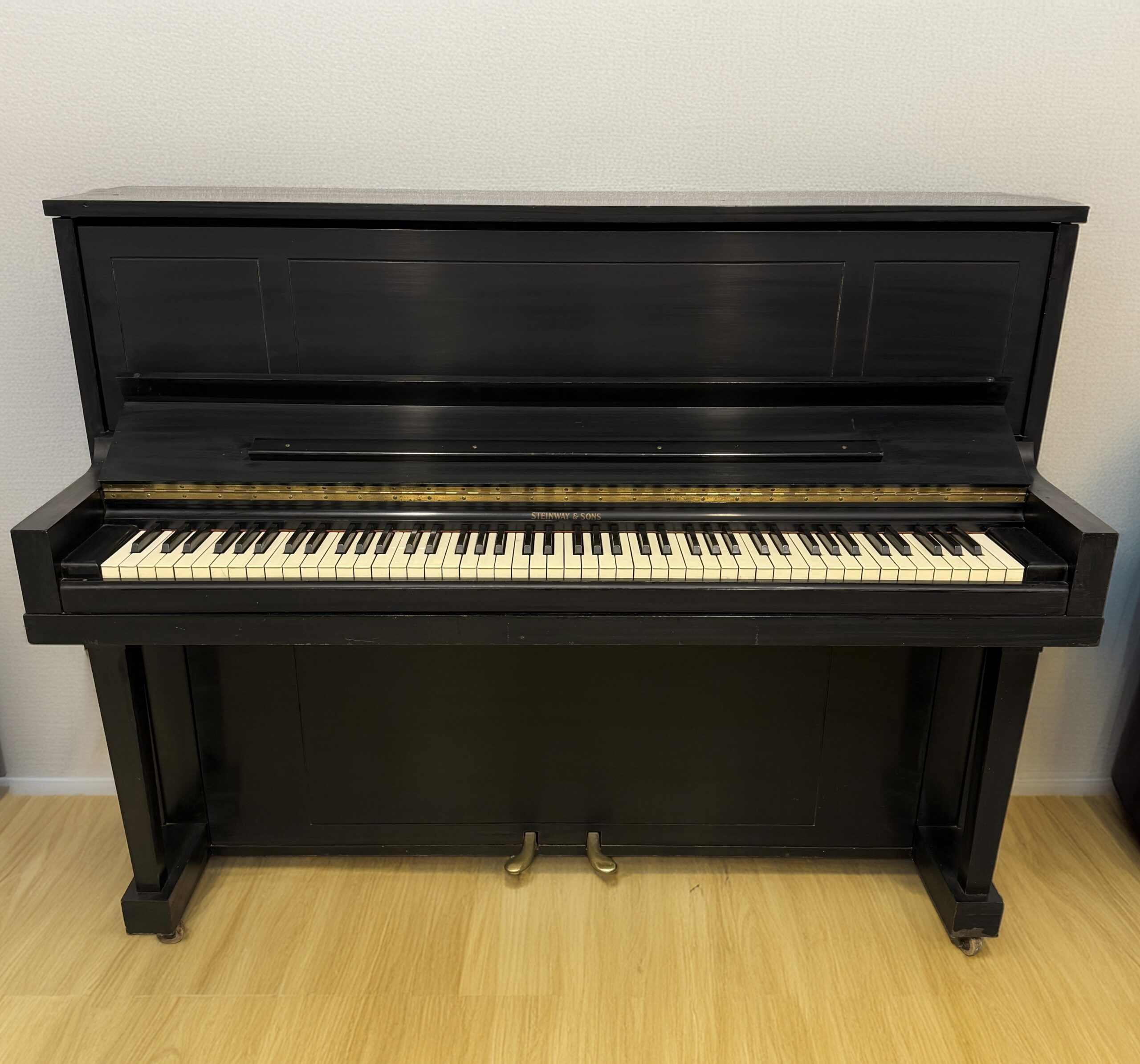Steinway & Sons Upright Piano – Model 1098 – Satin Ebony