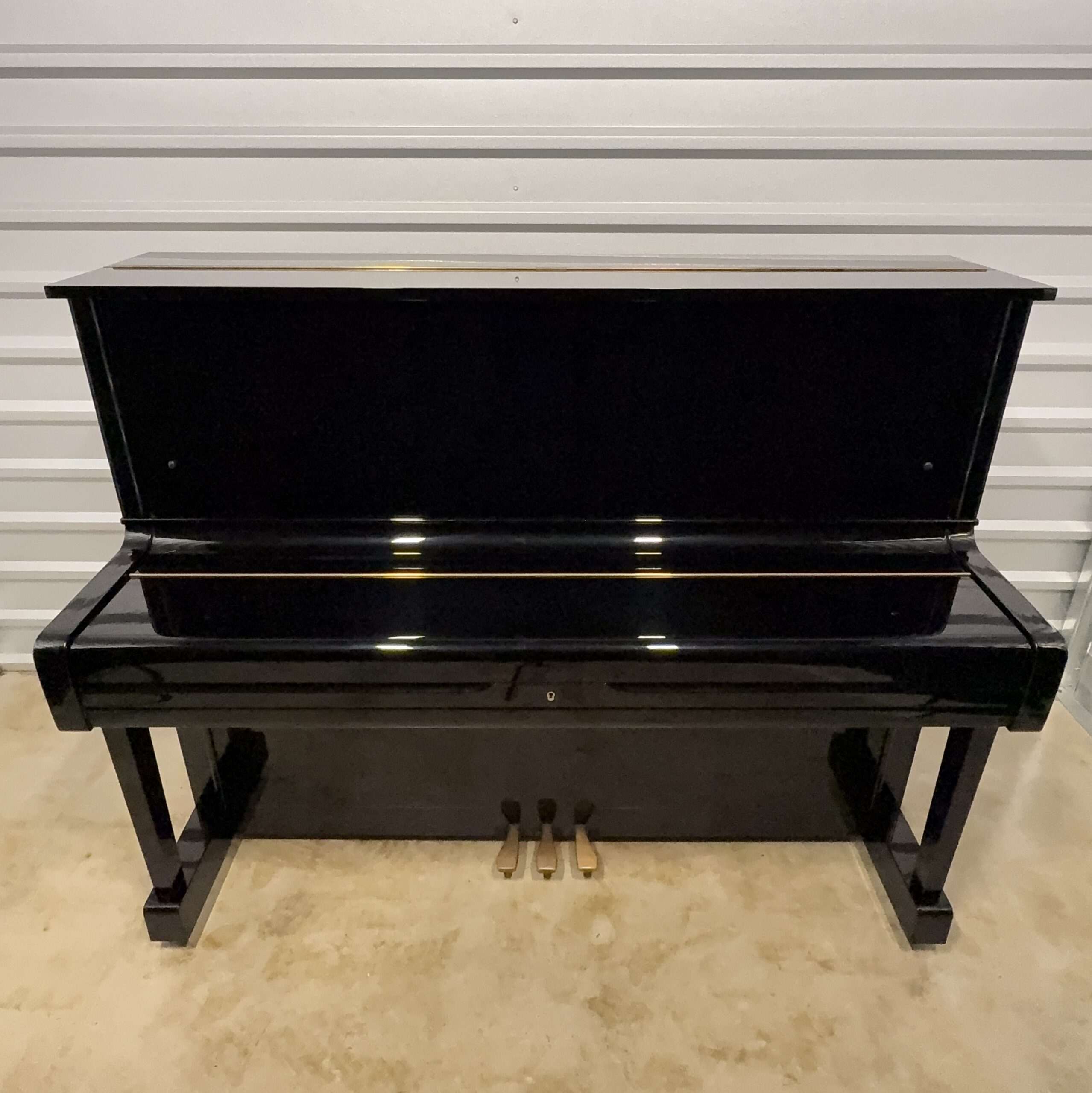 Yamaha U1 Professional Upright Piano – Polished Ebony <span style="color:#8B0000;">(SOLD)</span> - Image 2
