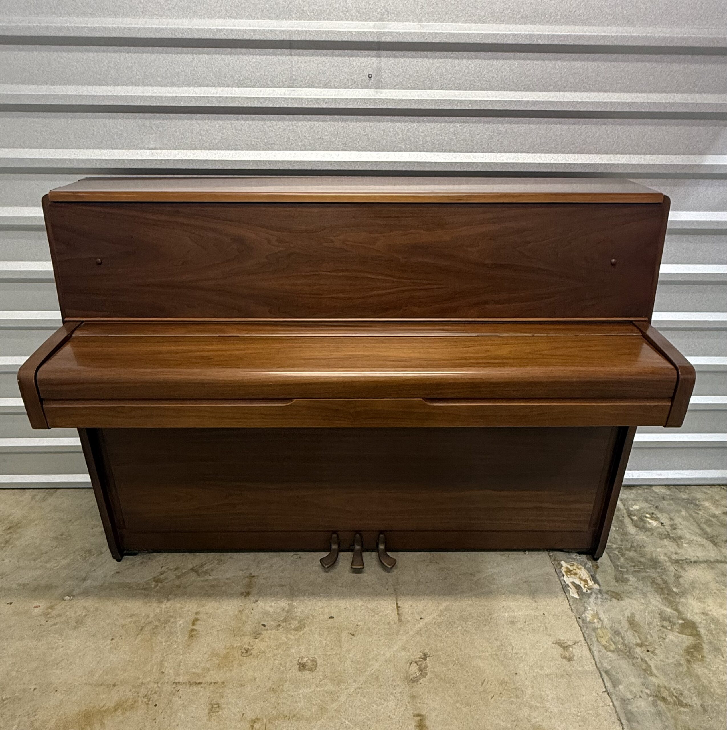 Yamaha M1 Upright Piano - Walnut Finish - MINT Condition - Image 2