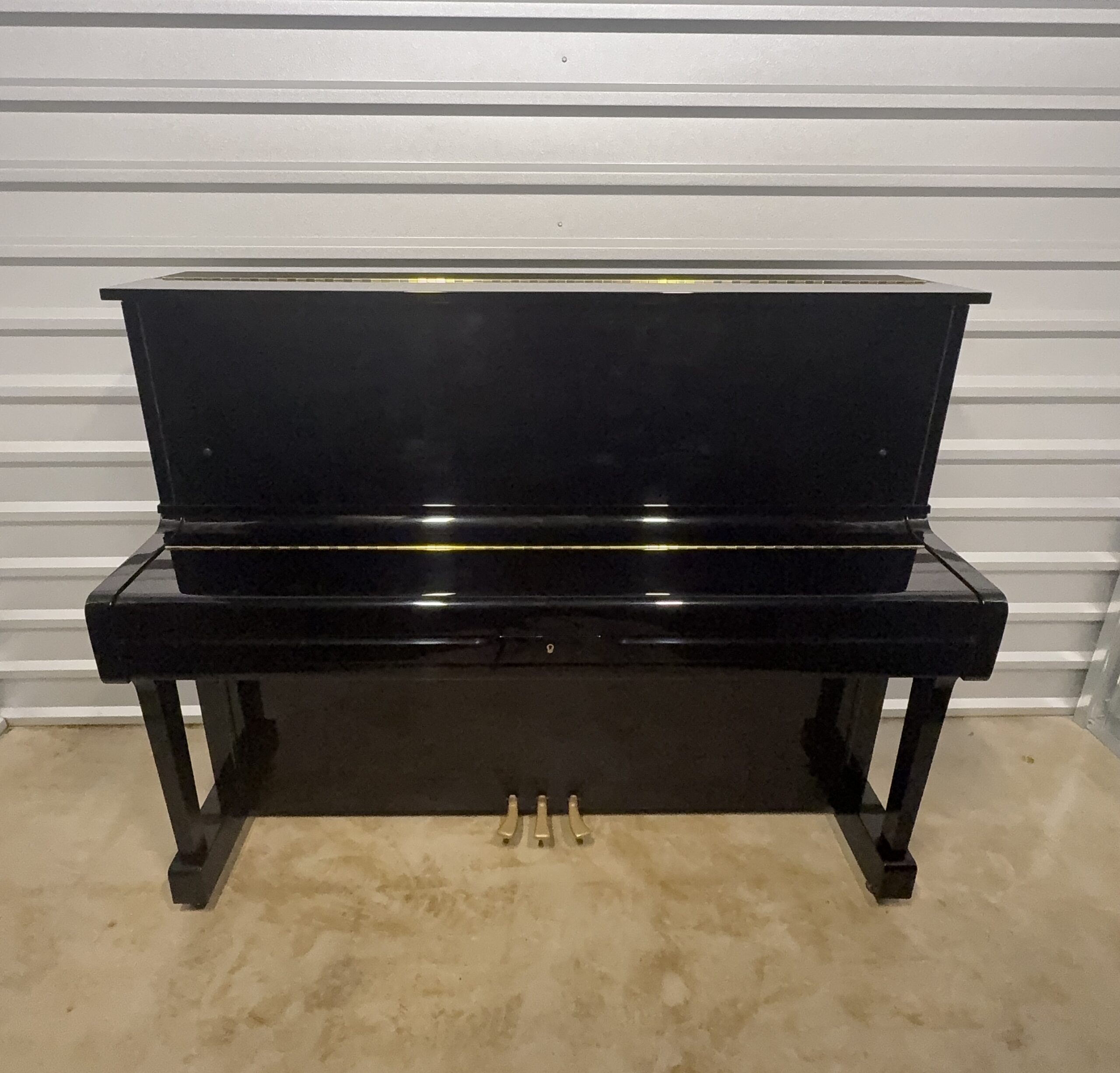 Yamaha U1 Professional Upright Piano – Polished Ebony – EXCELLENT Condition - Image 2